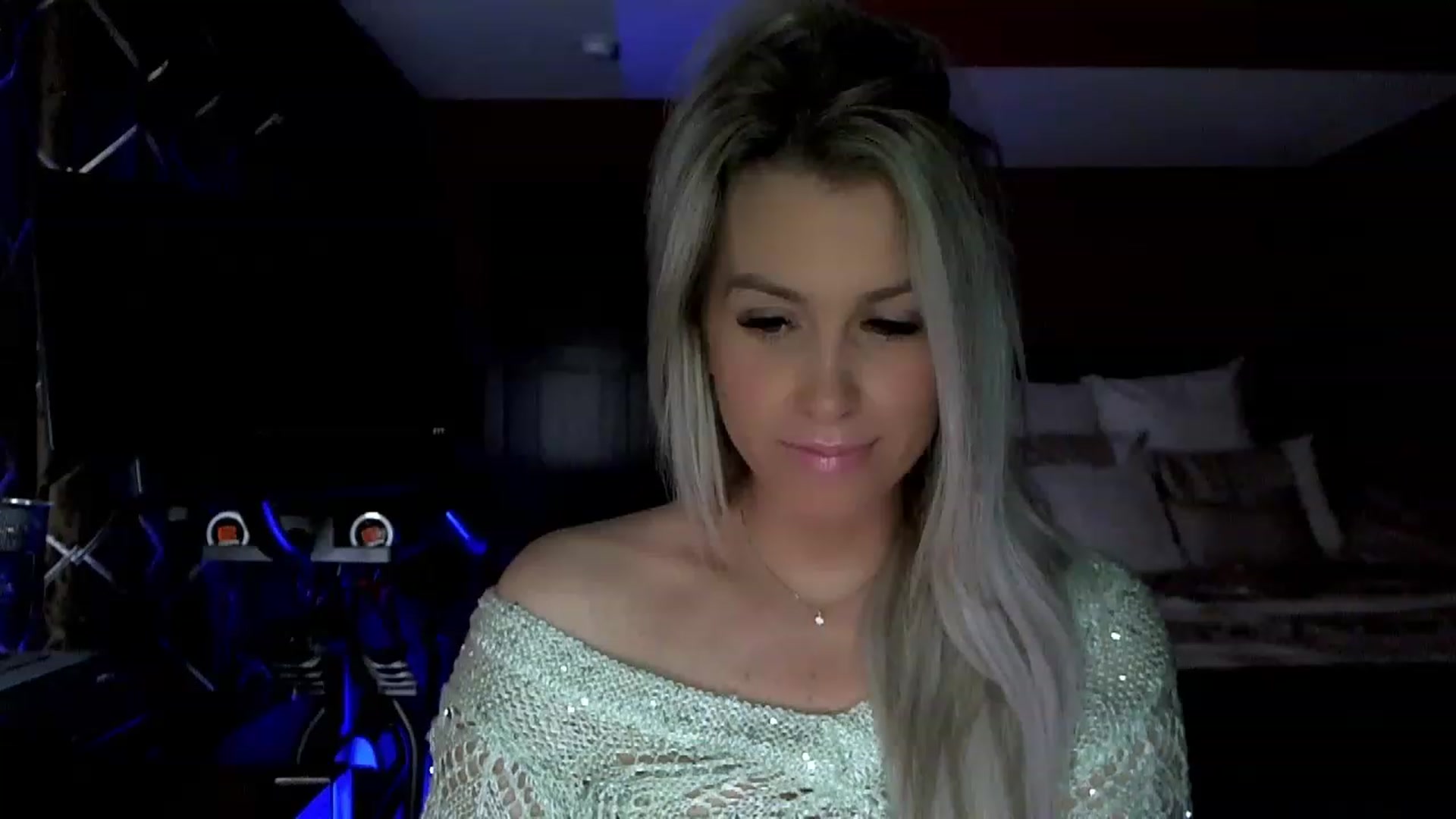 Gallery image thumbnail from Cora9's myfreecams stream on, 03/02/2023, 05:35 image 3 of 20