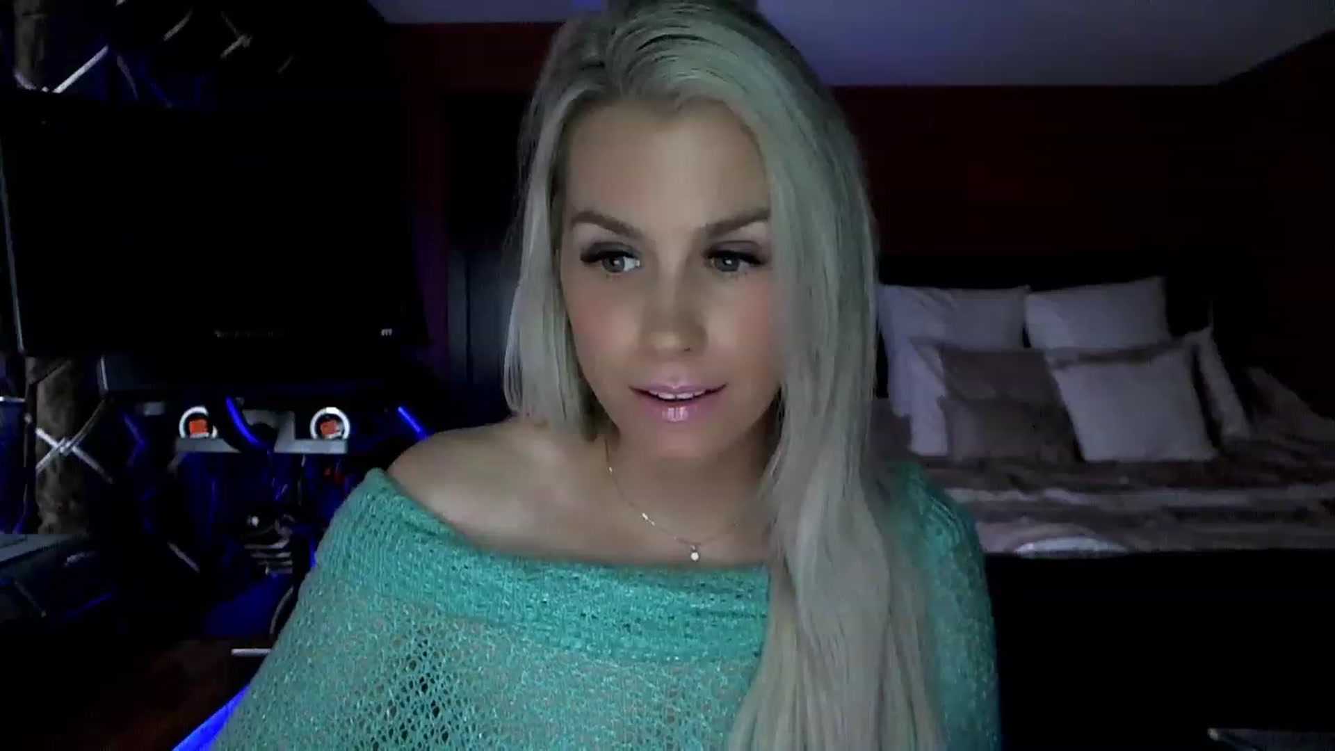 Gallery image thumbnail from Cora9's myfreecams stream on, 03/10/2023, 05:55 image 10 of 20