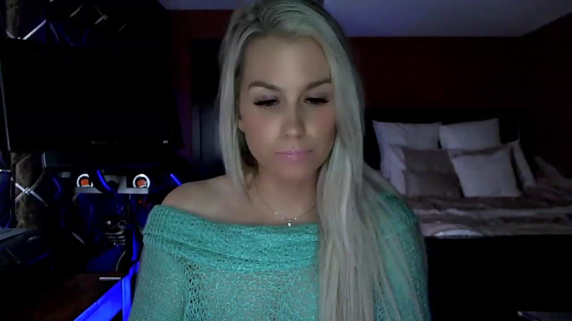 Gallery image thumbnail from Cora9's myfreecams stream on, 03/10/2023, 05:55 image 14 of 20