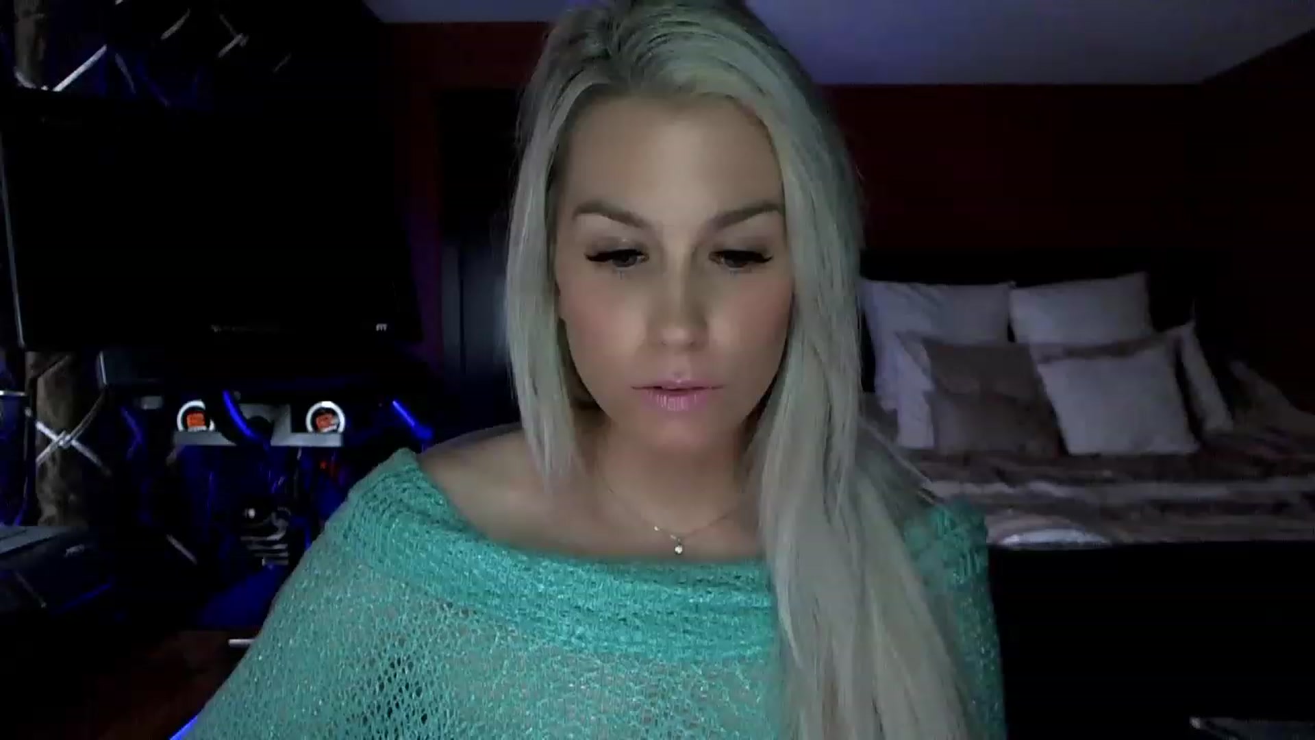 Gallery image thumbnail from Cora9's myfreecams stream on, 03/10/2023, 05:55 image 4 of 20