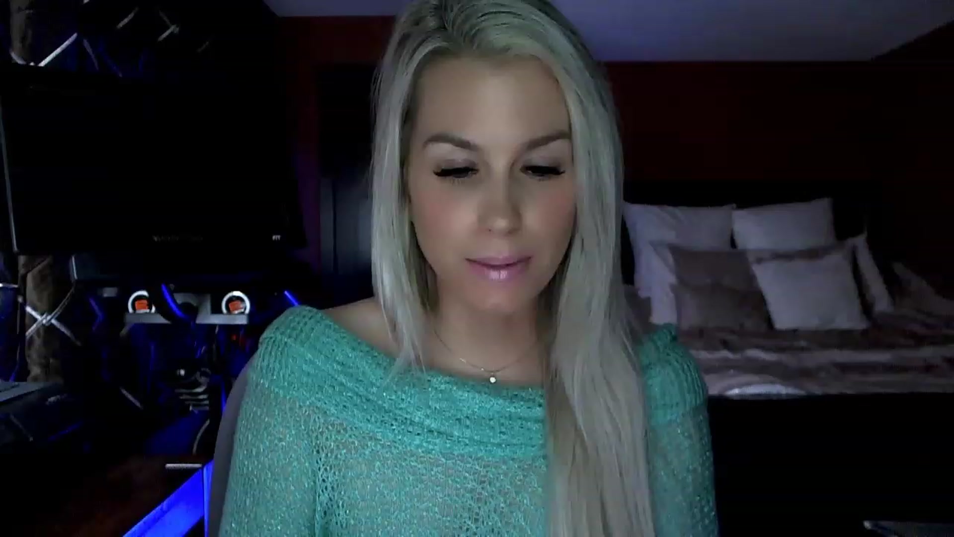 Gallery image thumbnail from Cora9's myfreecams stream on, 03/10/2023, 05:55 image 17 of 20
