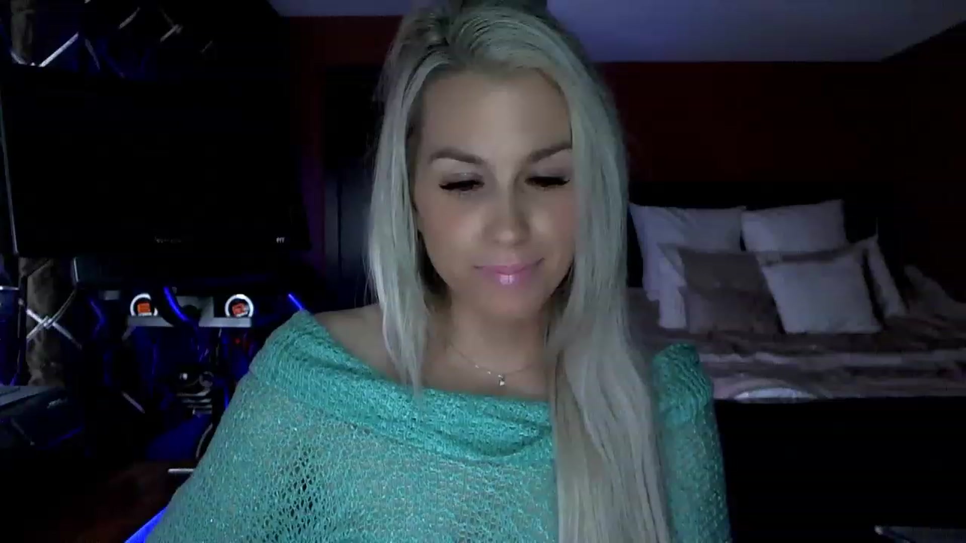Gallery image thumbnail from Cora9's myfreecams stream on, 03/10/2023, 05:55 image 2 of 20