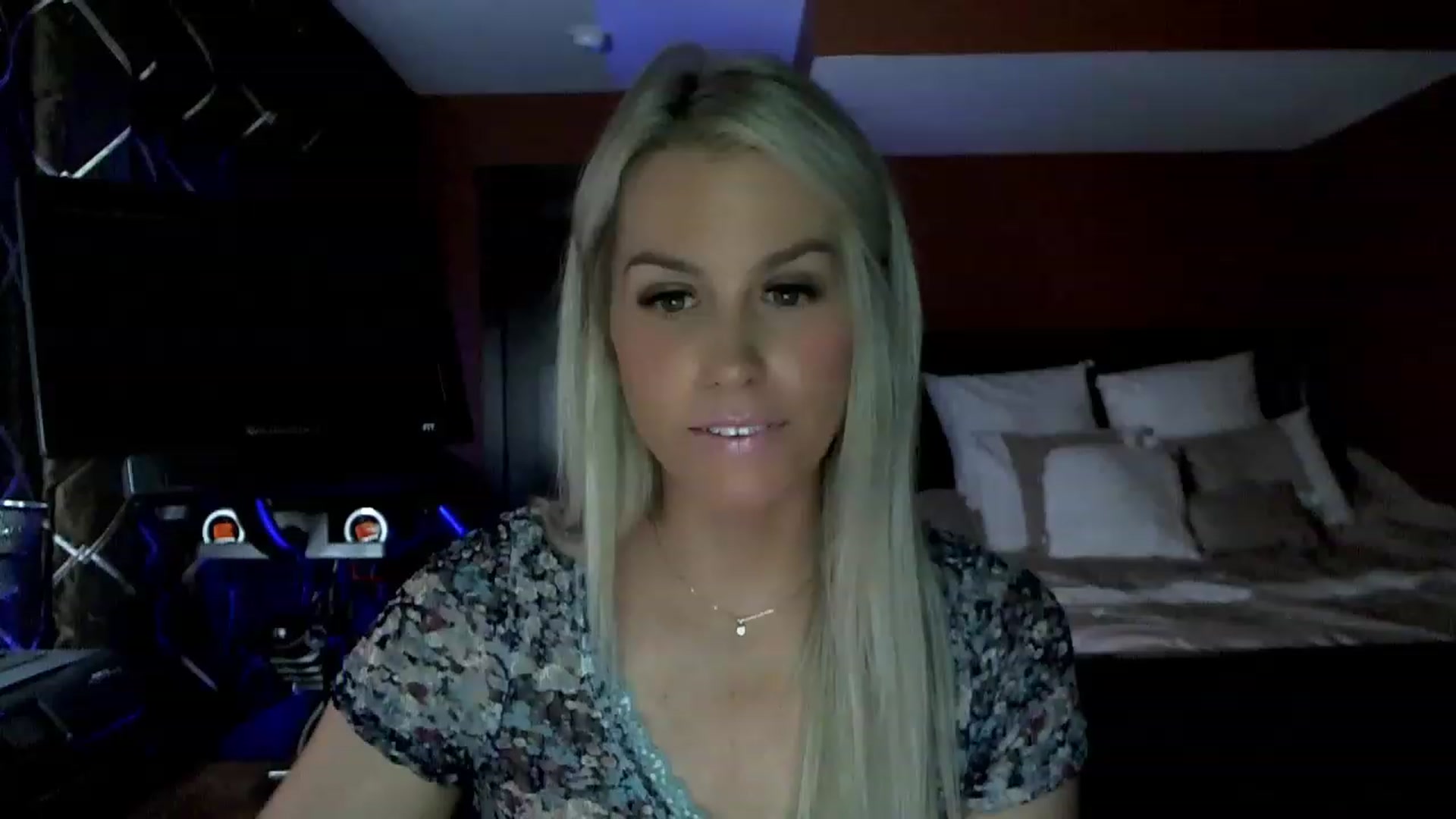 Gallery image thumbnail from Cora9's myfreecams stream on, 03/16/2023, 04:55 image 14 of 20