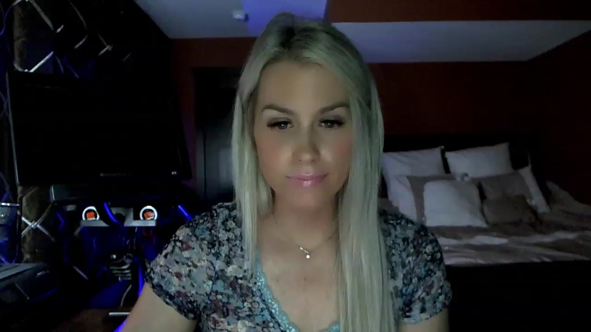 Gallery image thumbnail from Cora9's myfreecams stream on, 03/16/2023, 04:55 image 11 of 20
