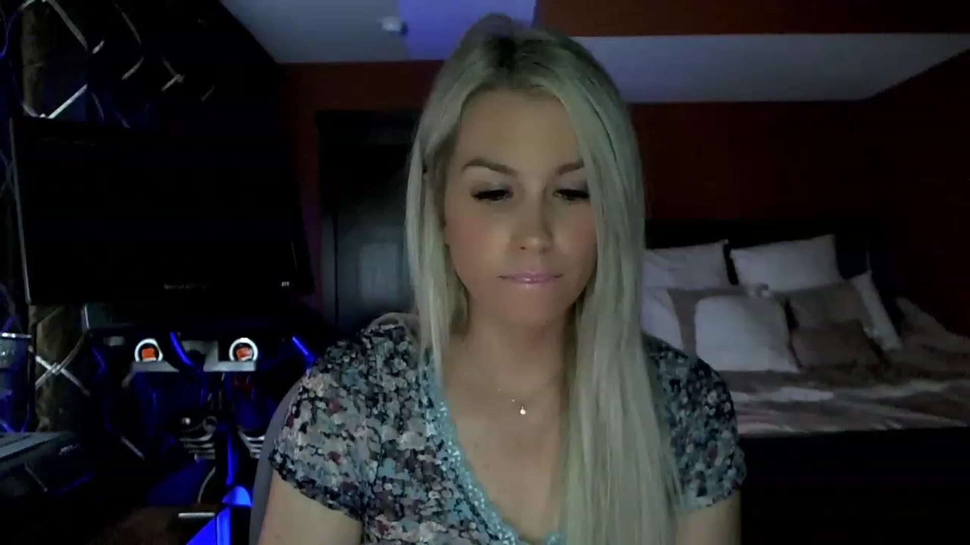 Gallery image thumbnail from Cora9's myfreecams stream on, 03/16/2023, 04:55 image 5 of 20