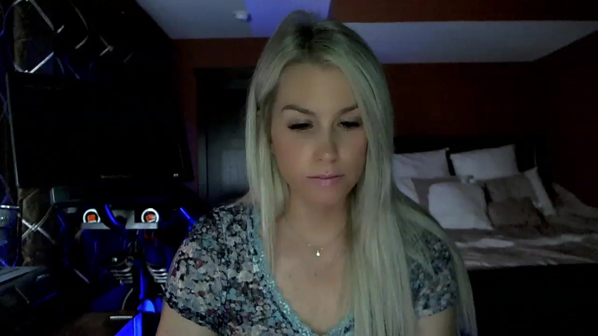 Gallery image thumbnail from Cora9's myfreecams stream on, 03/16/2023, 04:55 image 4 of 20