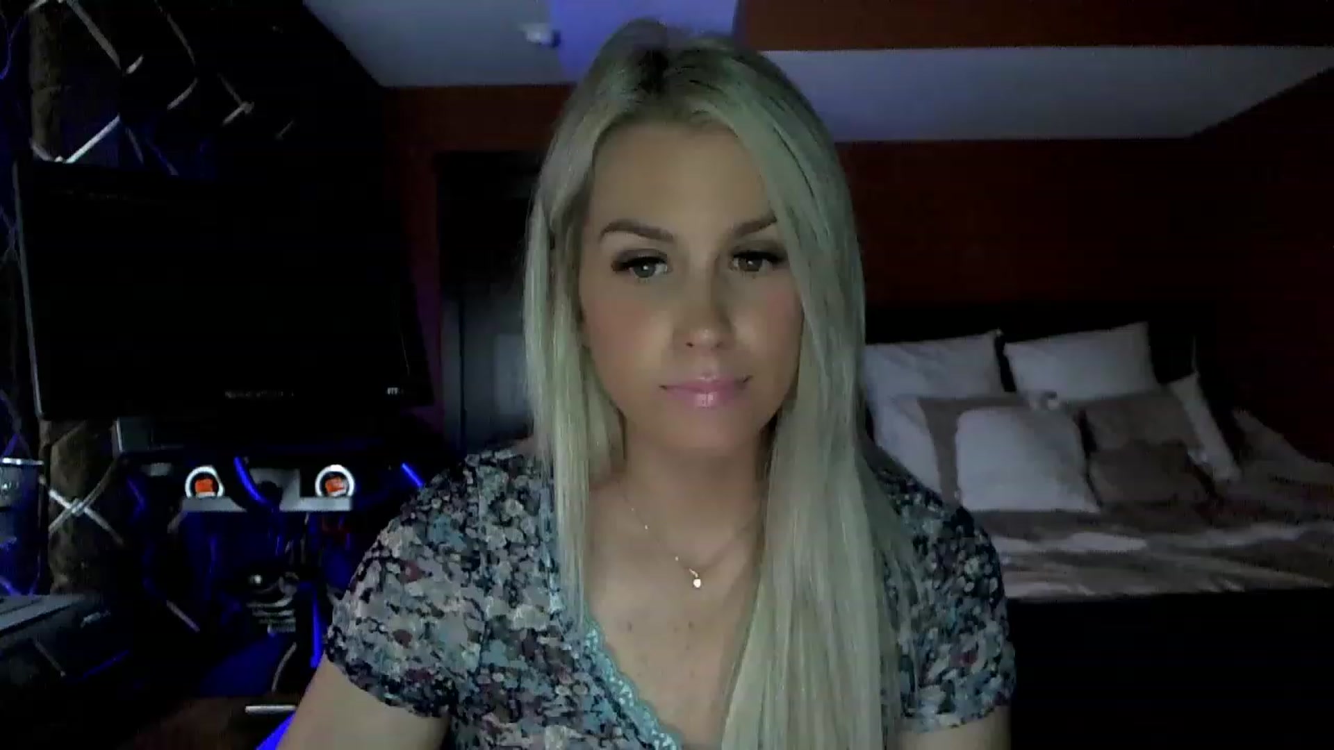 Gallery image thumbnail from Cora9's myfreecams stream on, 03/16/2023, 04:55 image 3 of 20
