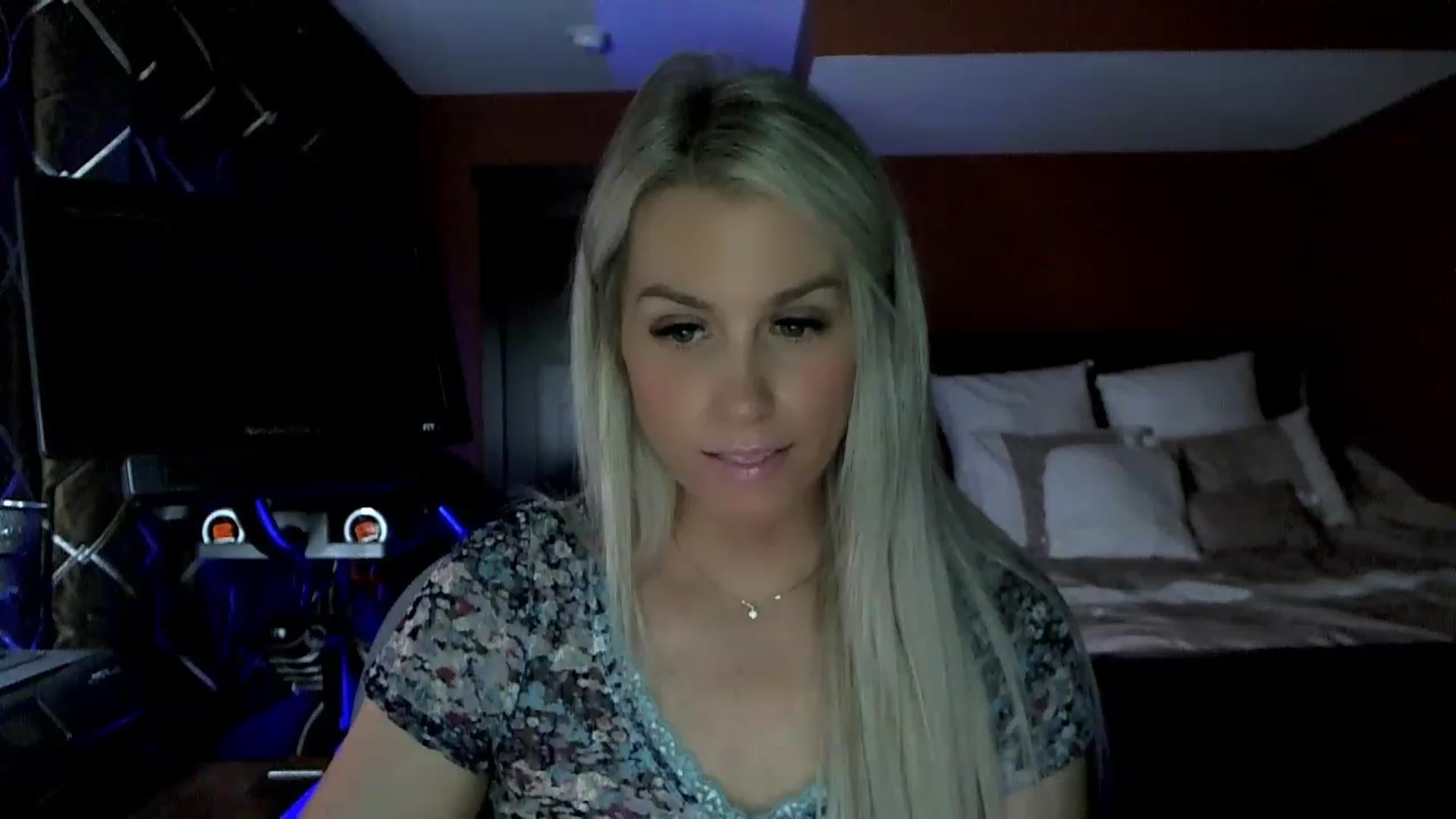 Gallery image thumbnail from Cora9's myfreecams stream on, 03/16/2023, 04:55 image 17 of 20