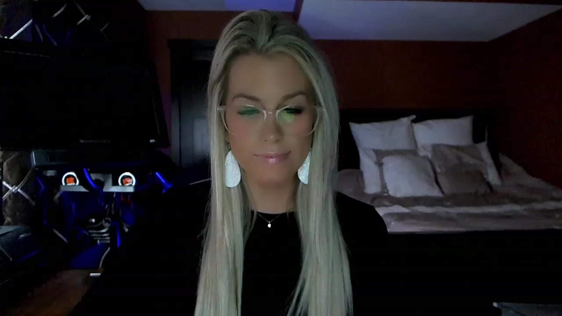Gallery image thumbnail from Cora9's myfreecams stream on, 03/17/2023, 04:28 image 10 of 20