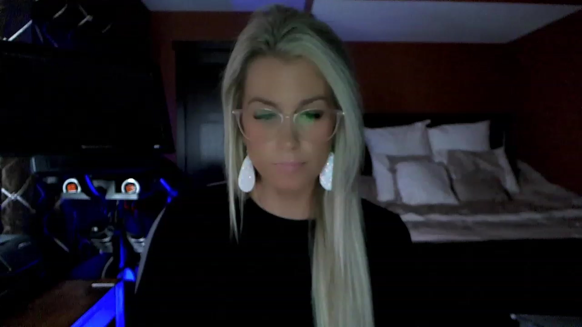 Gallery image thumbnail from Cora9's myfreecams stream on, 03/17/2023, 04:28 image 16 of 20