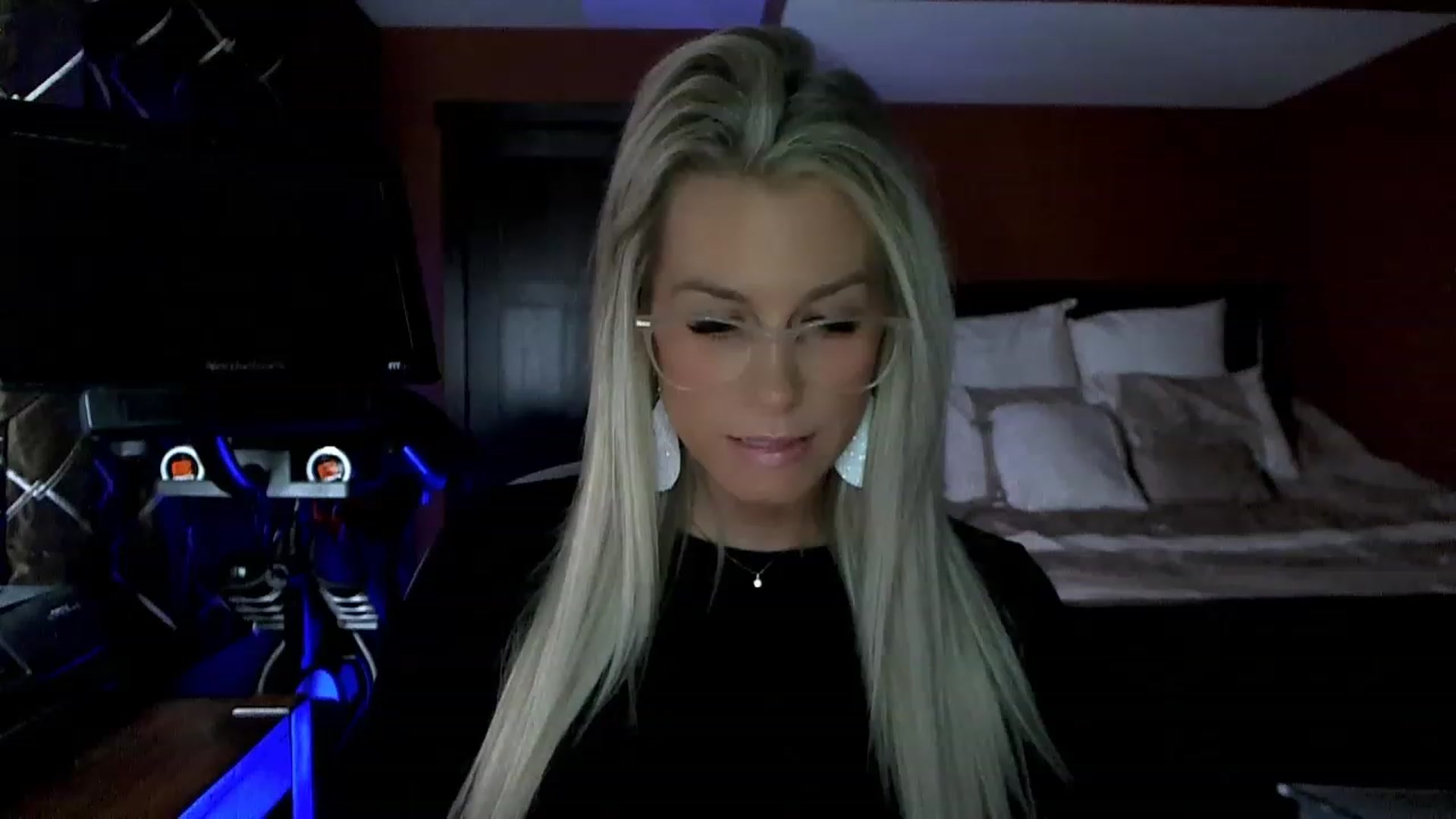 Gallery image thumbnail from Cora9's myfreecams stream on, 03/17/2023, 04:28 image 11 of 20