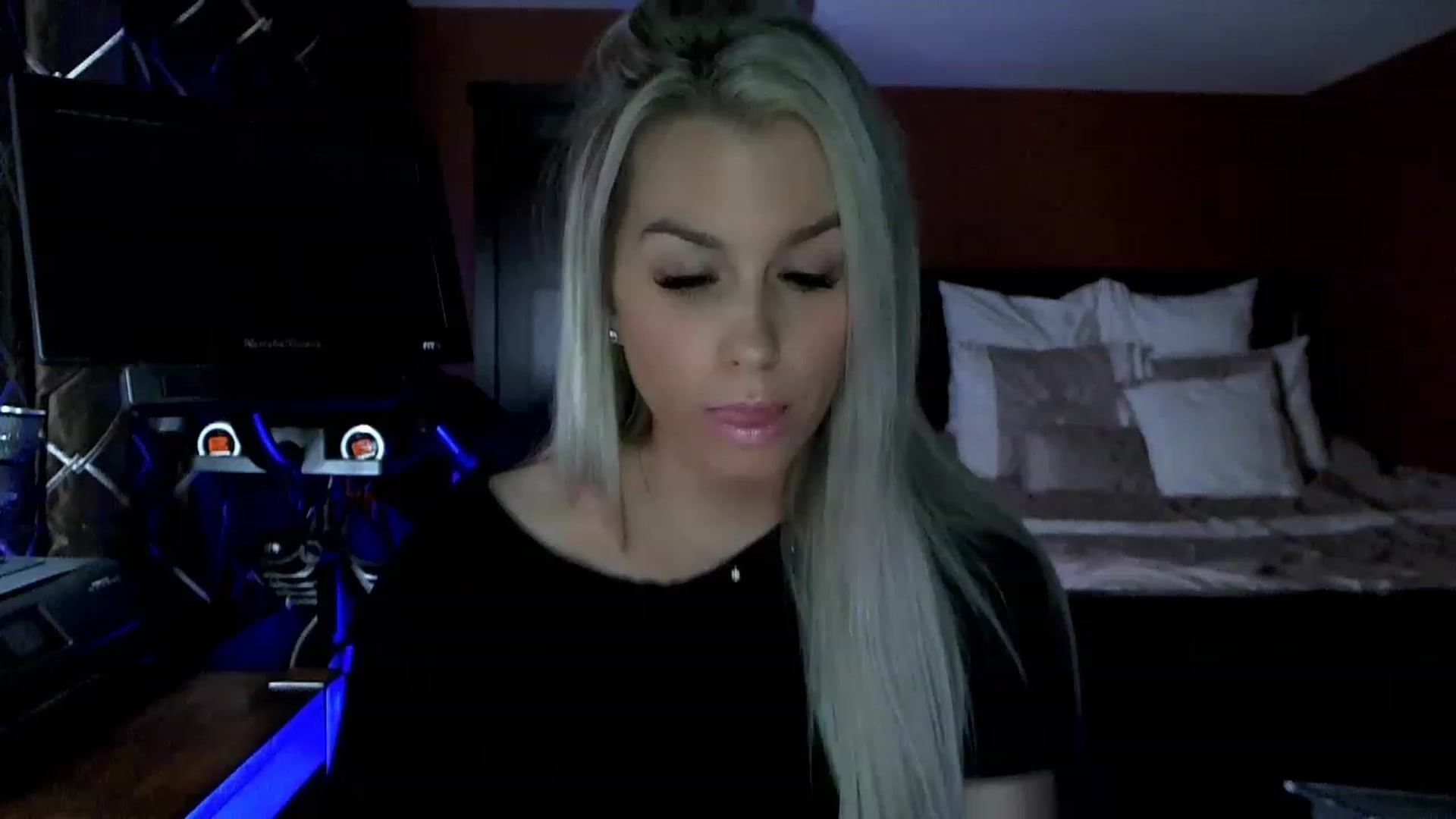 Gallery image thumbnail from Cora9's myfreecams stream on, 03/21/2023, 05:05 image 9 of 20