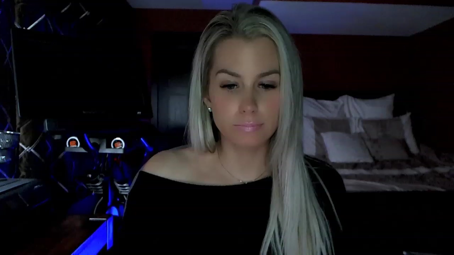 Gallery image thumbnail from Cora9's myfreecams stream on, 03/22/2023, 06:08 image 5 of 20