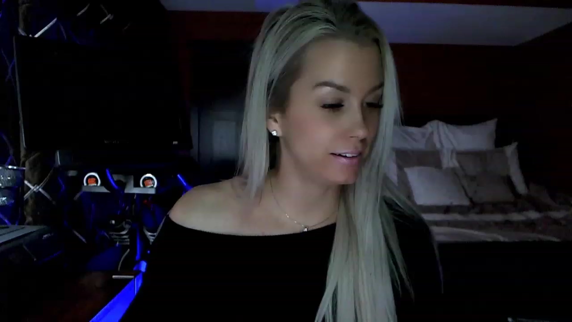 Gallery image thumbnail from Cora9's myfreecams stream on, 03/22/2023, 06:08 image 6 of 20