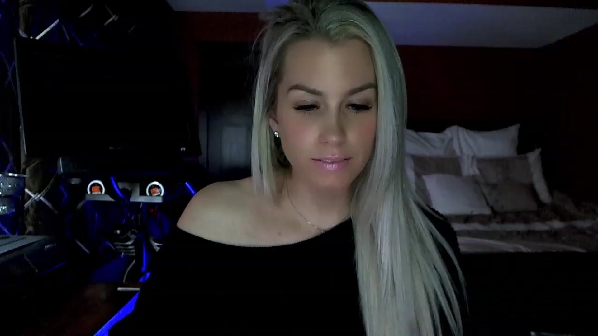 Gallery image thumbnail from Cora9's myfreecams stream on, 03/22/2023, 06:08 image 8 of 20