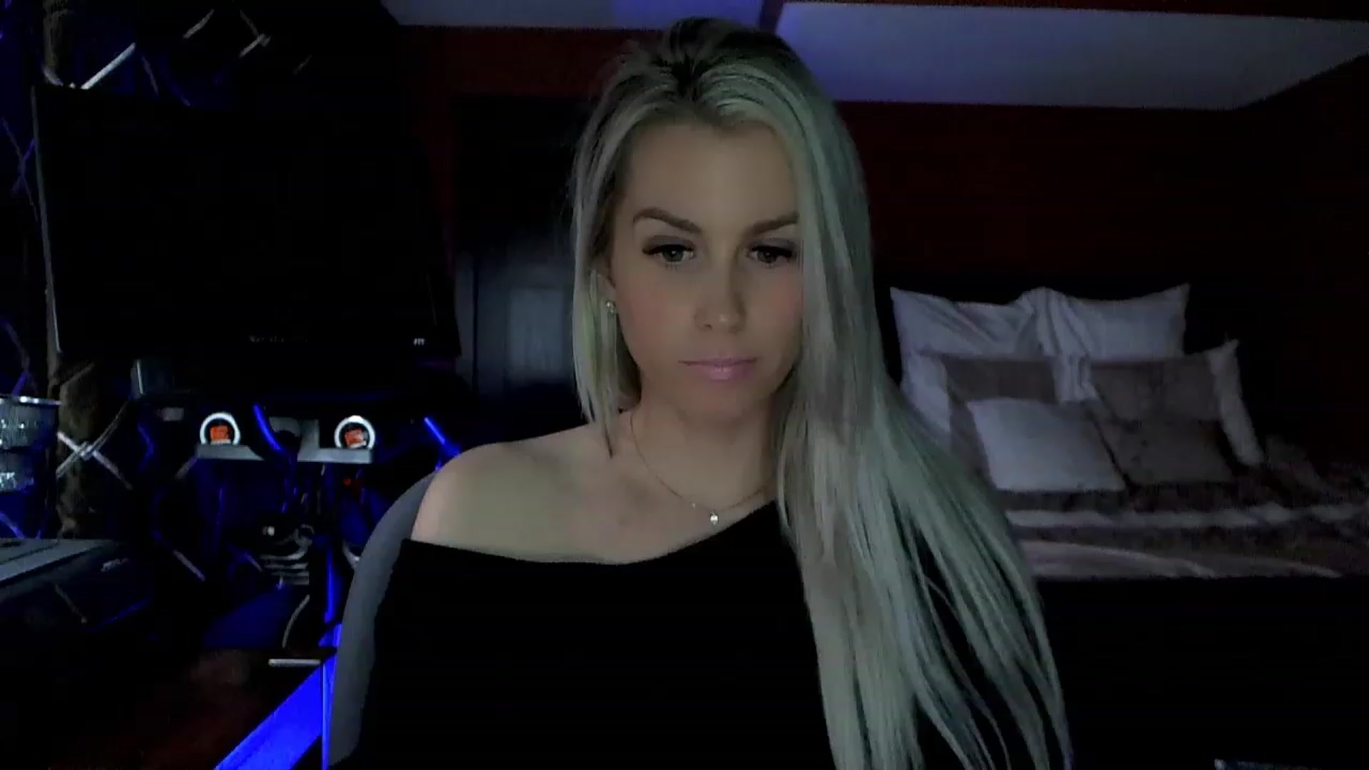 Gallery image thumbnail from Cora9's myfreecams stream on, 03/22/2023, 06:08 image 17 of 20