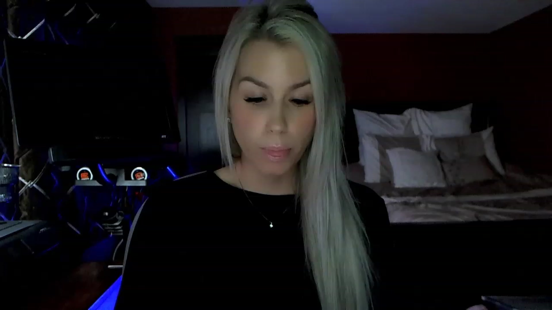 Gallery image thumbnail from Cora9's myfreecams stream on, 03/27/2023, 06:03 image 3 of 20