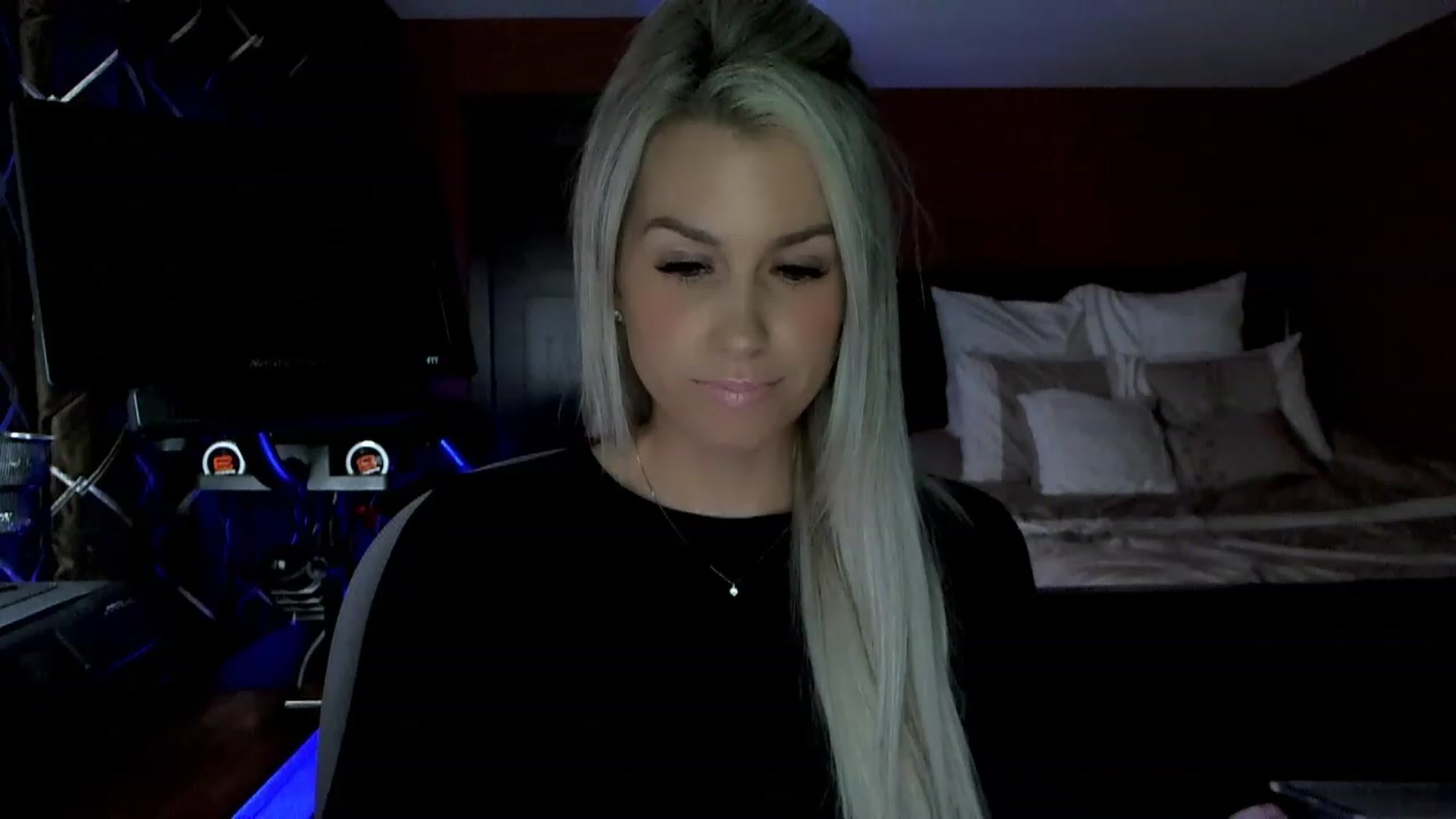 Gallery image thumbnail from Cora9's myfreecams stream on, 03/27/2023, 06:03 image 2 of 20