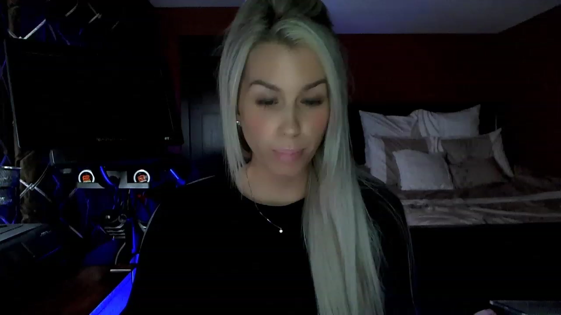 Gallery image thumbnail from Cora9's myfreecams stream on, 03/27/2023, 06:03 image 1 of 20
