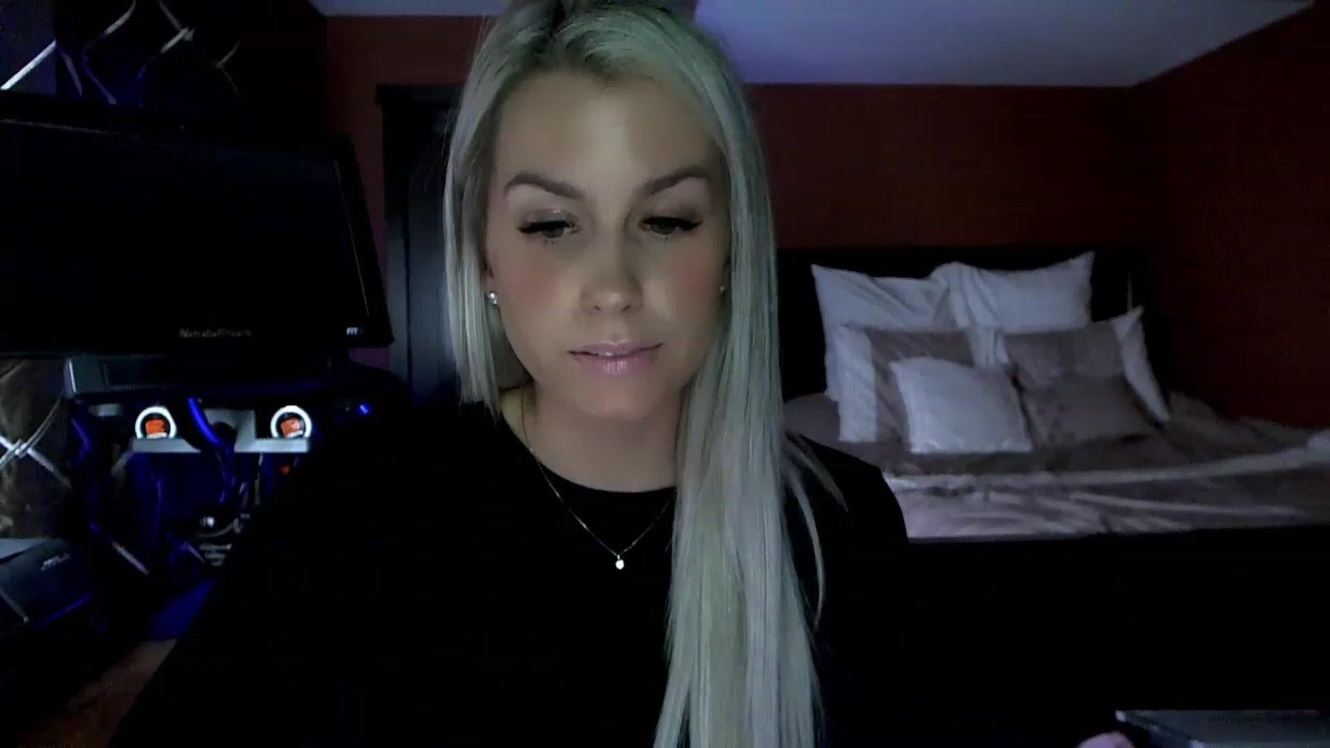 Gallery image thumbnail from Cora9's myfreecams stream on, 03/27/2023, 06:03 image 19 of 20