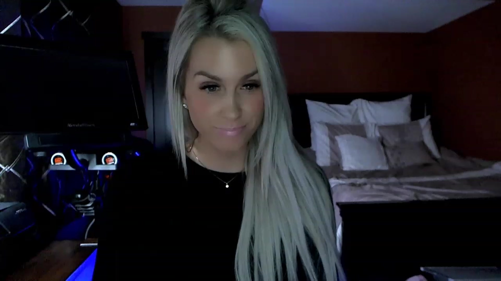 Gallery image thumbnail from Cora9's myfreecams stream on, 03/27/2023, 06:03 image 15 of 20