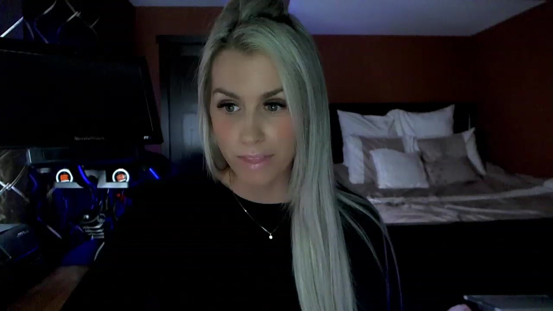 Gallery image thumbnail from Cora9's myfreecams stream on, 03/27/2023, 06:03 image 6 of 20