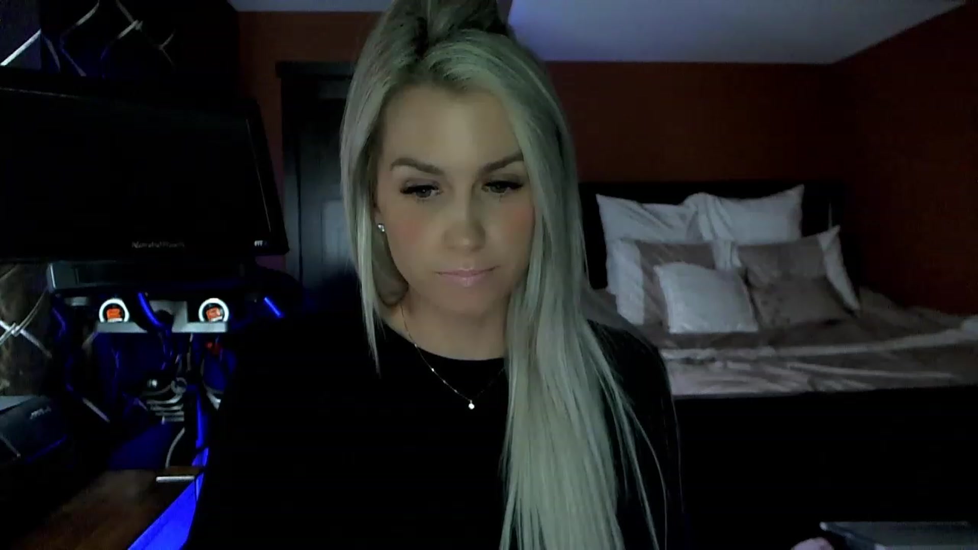 Gallery image thumbnail from Cora9's myfreecams stream on, 03/27/2023, 06:03 image 5 of 20
