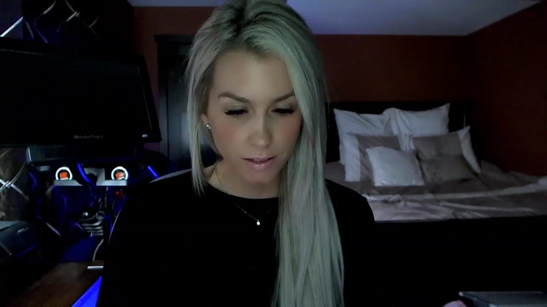 Gallery image thumbnail from Cora9's myfreecams stream on, 03/27/2023, 06:03 image 10 of 20