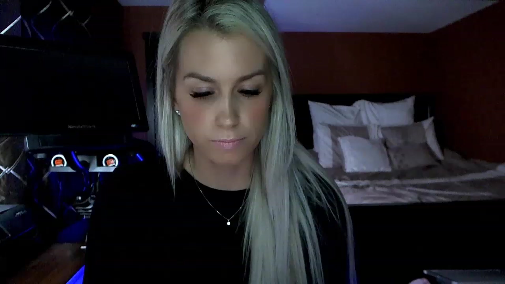 Gallery image thumbnail from Cora9's myfreecams stream on, 03/27/2023, 06:03 image 18 of 20