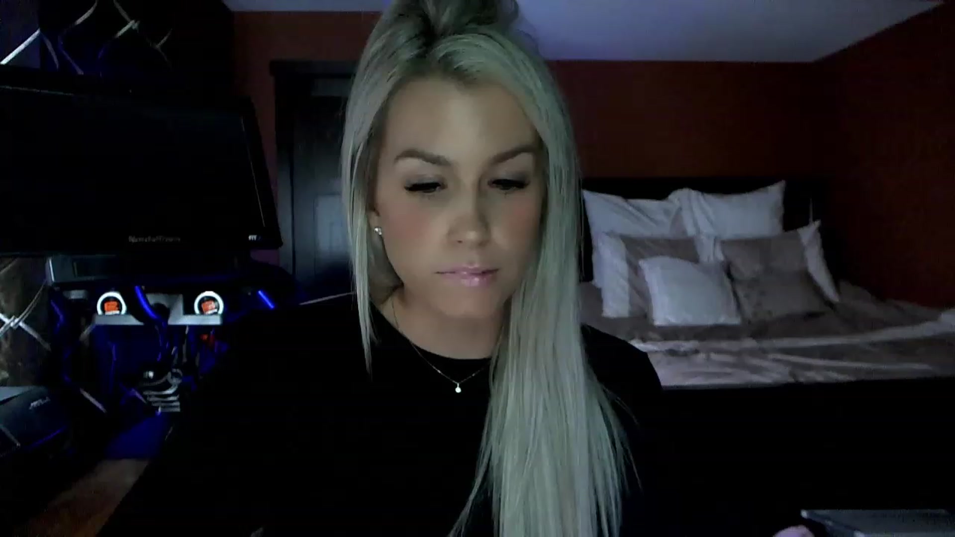 Gallery image thumbnail from Cora9's myfreecams stream on, 03/27/2023, 06:03 image 14 of 20