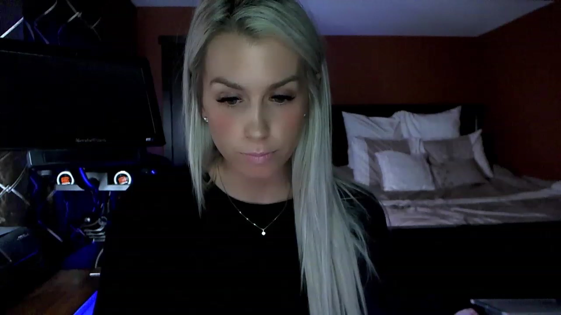 Gallery image thumbnail from Cora9's myfreecams stream on, 03/27/2023, 06:03 image 16 of 20