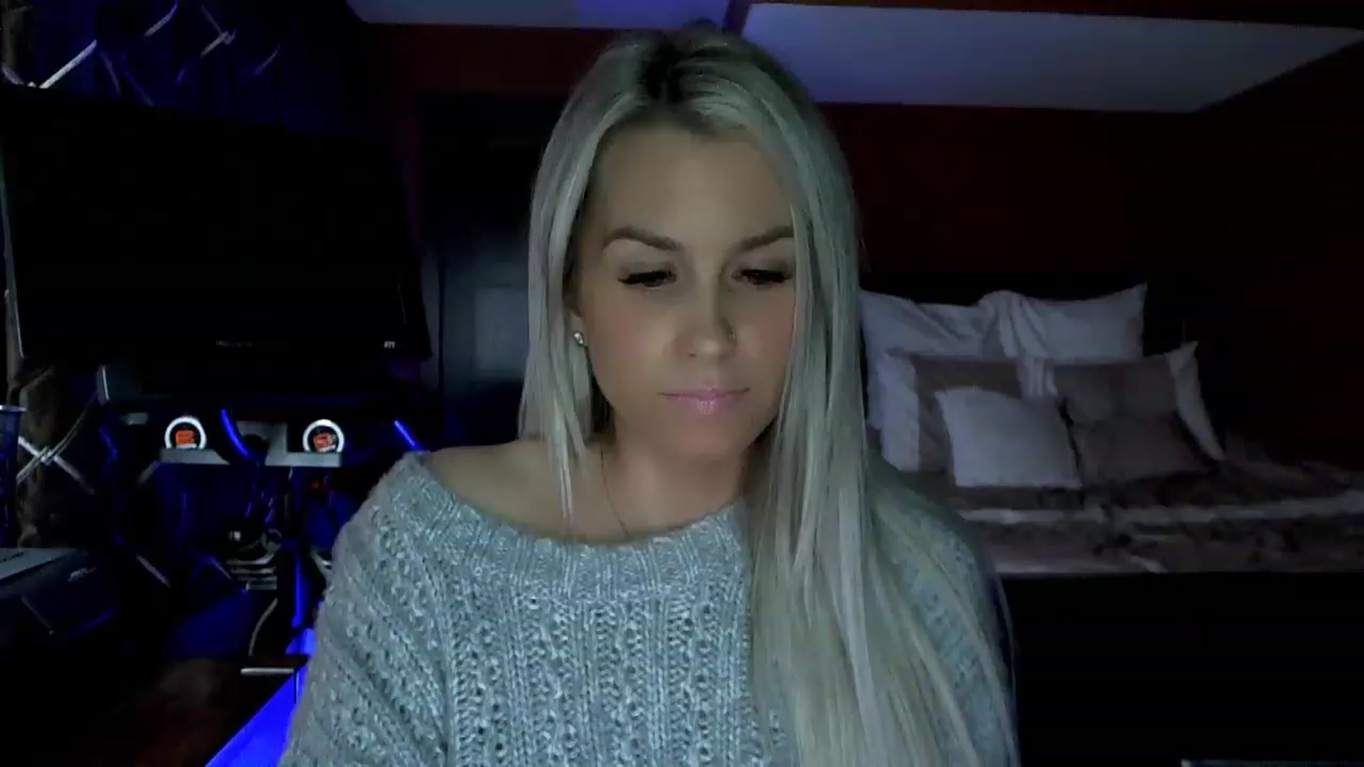 Gallery image thumbnail from Cora9's myfreecams stream on, 03/30/2023, 04:57 image 8 of 20