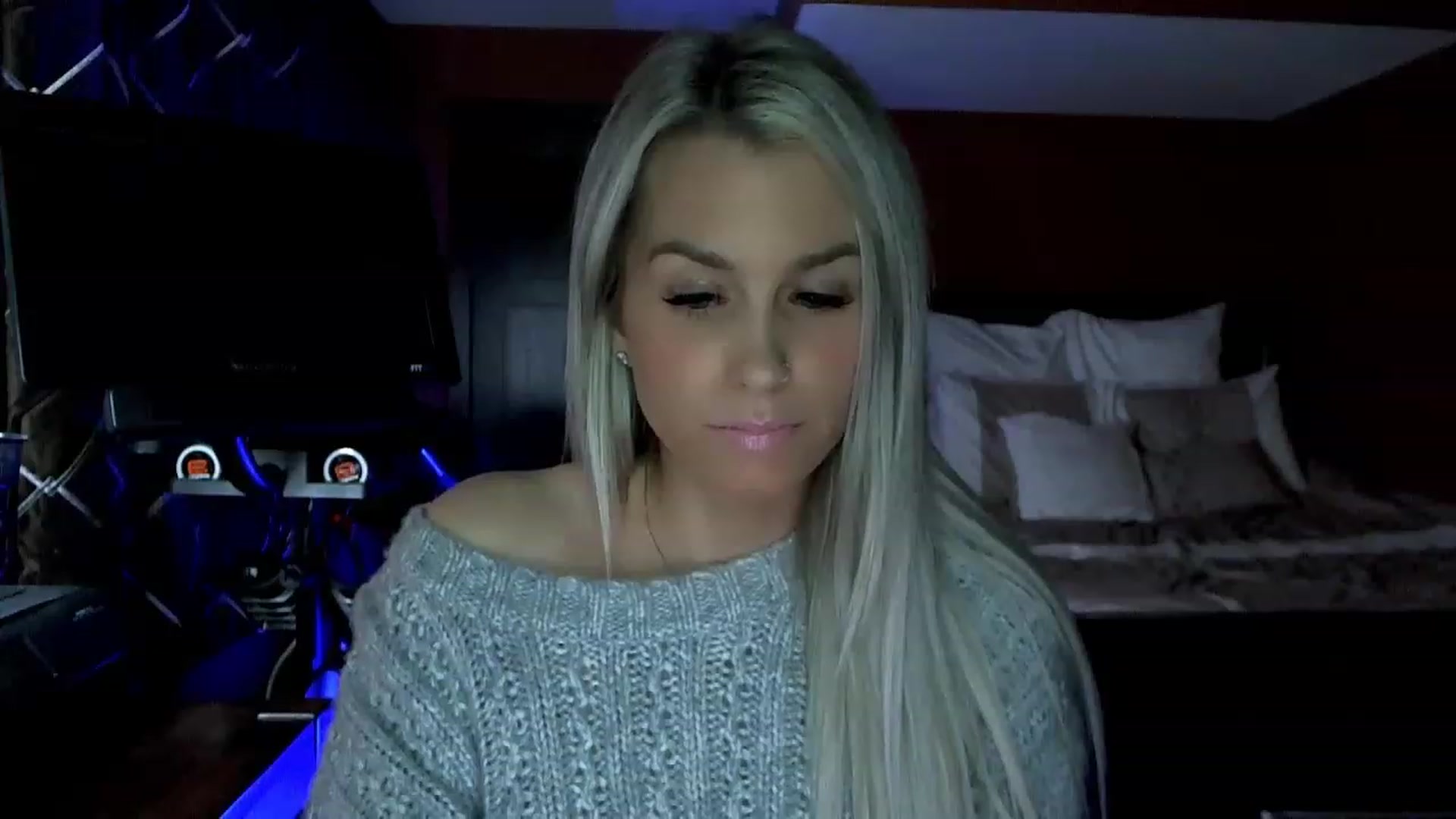 Gallery image thumbnail from Cora9's myfreecams stream on, 03/30/2023, 04:57 image 6 of 20