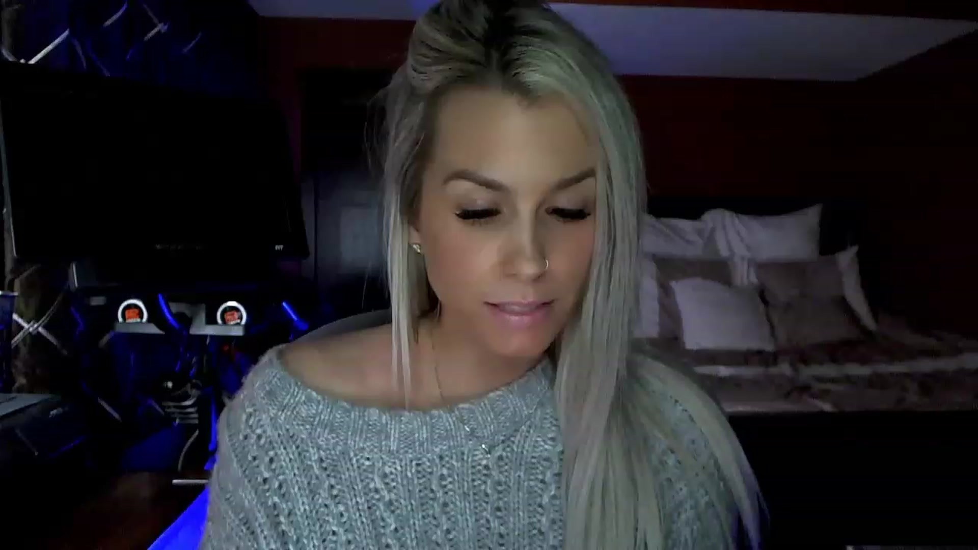 Gallery image thumbnail from Cora9's myfreecams stream on, 03/30/2023, 04:57 image 15 of 20