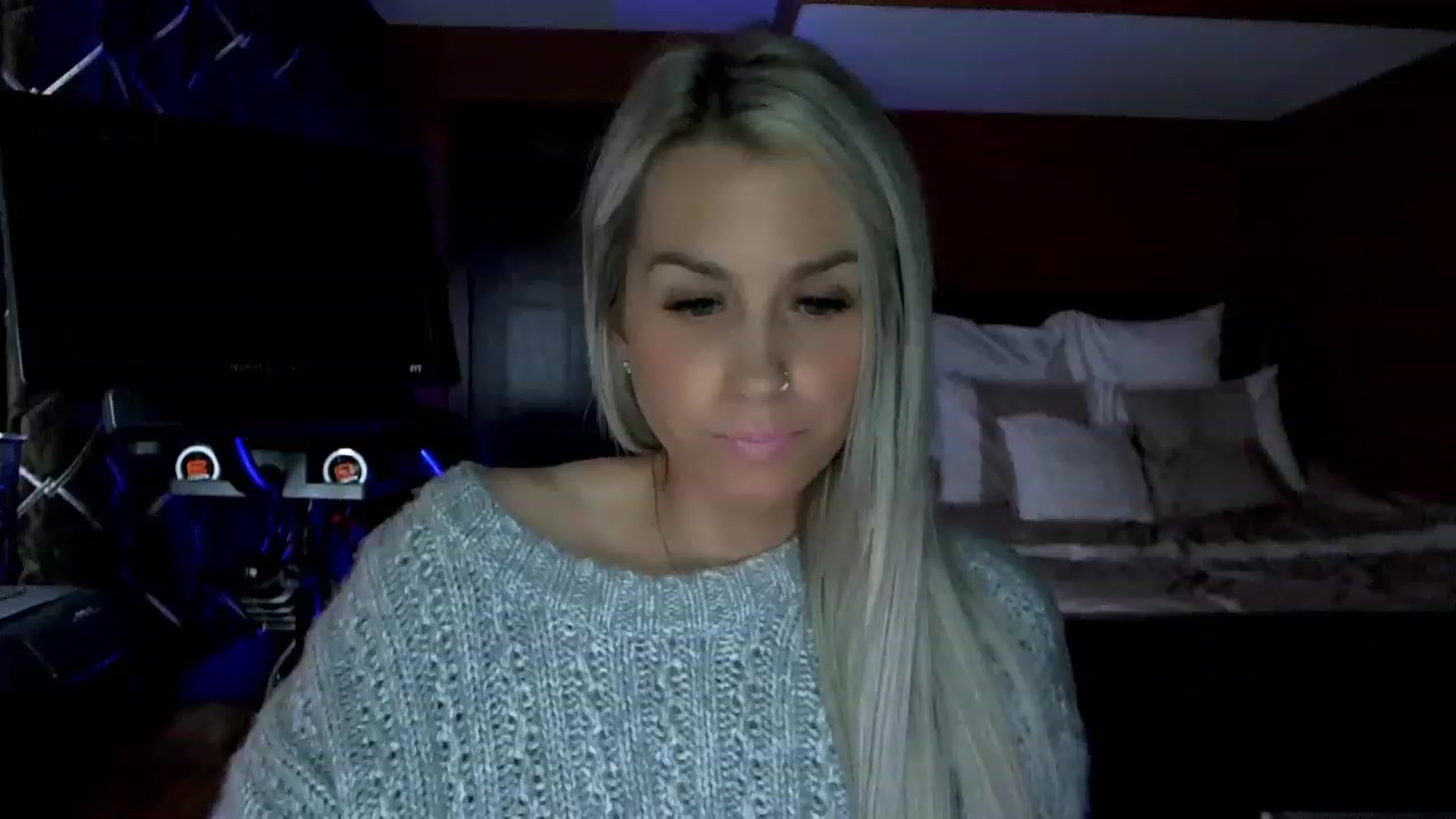 Gallery image thumbnail from Cora9's myfreecams stream on, 03/30/2023, 04:57 image 10 of 20