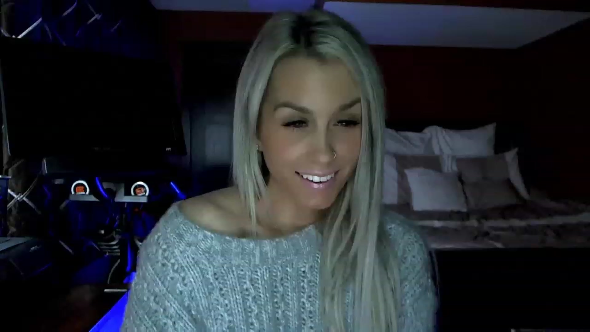 Gallery image thumbnail from Cora9's myfreecams stream on, 03/30/2023, 04:57 image 9 of 20