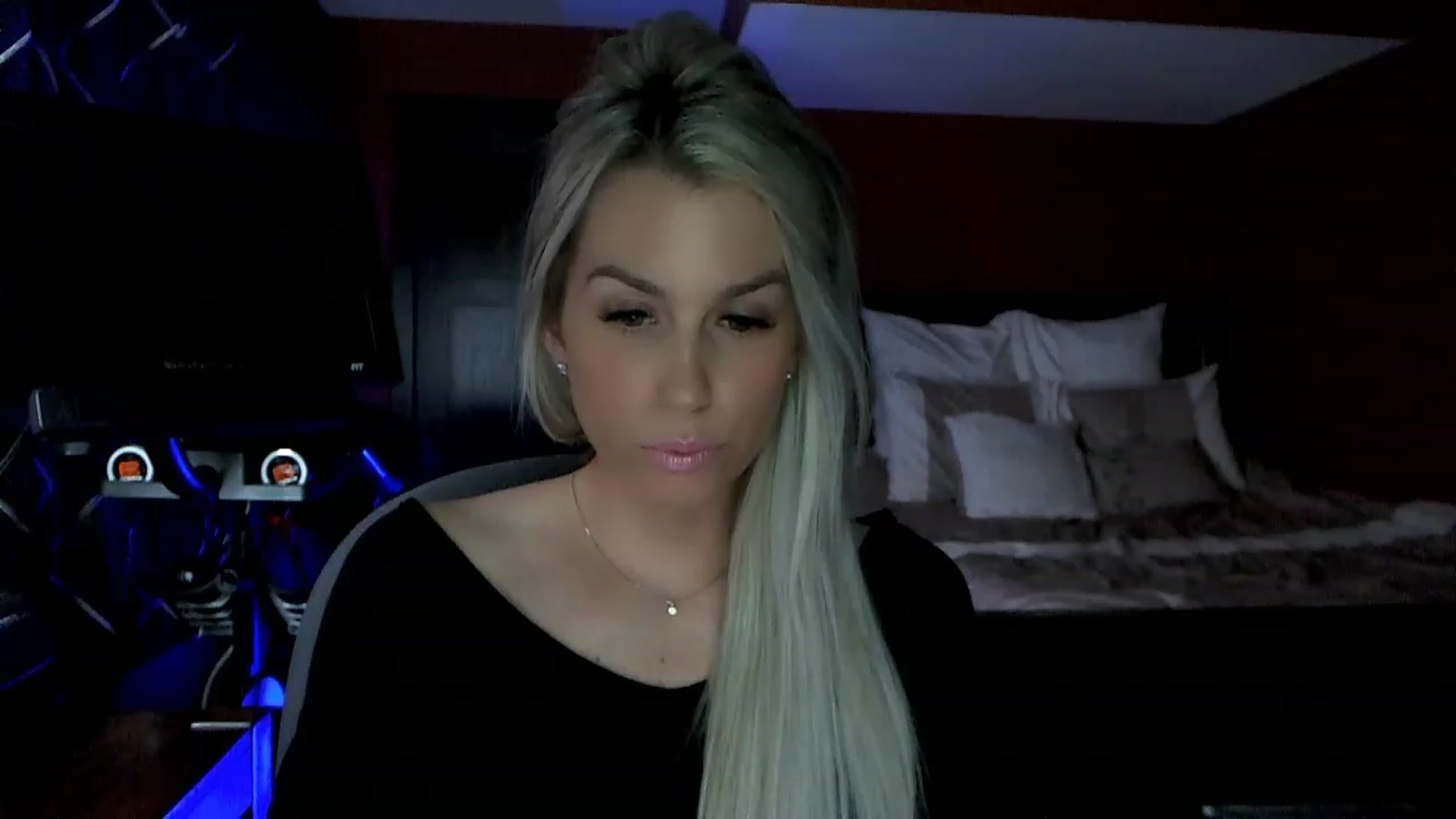 Gallery image thumbnail from Cora9's myfreecams stream on, 04/03/2023, 04:03 image 19 of 20