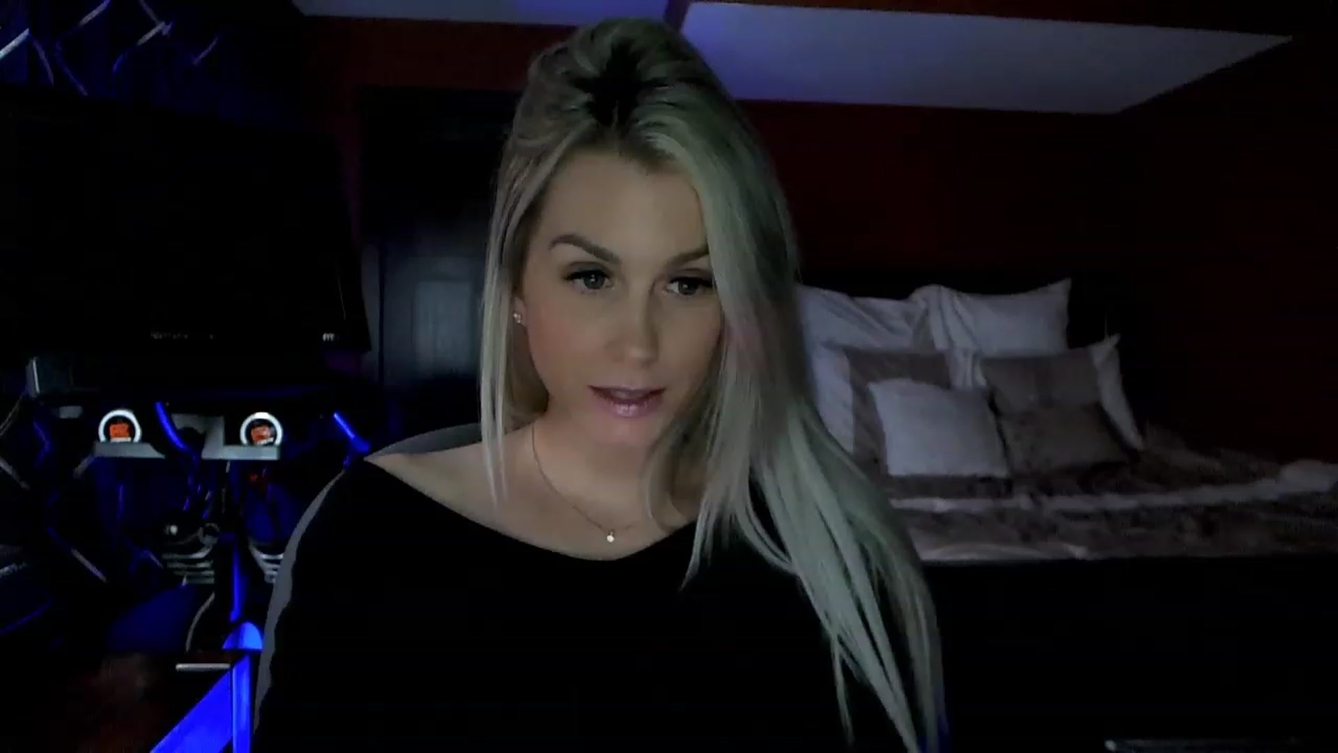 Gallery image thumbnail from Cora9's myfreecams stream on, 04/03/2023, 04:03 image 8 of 20