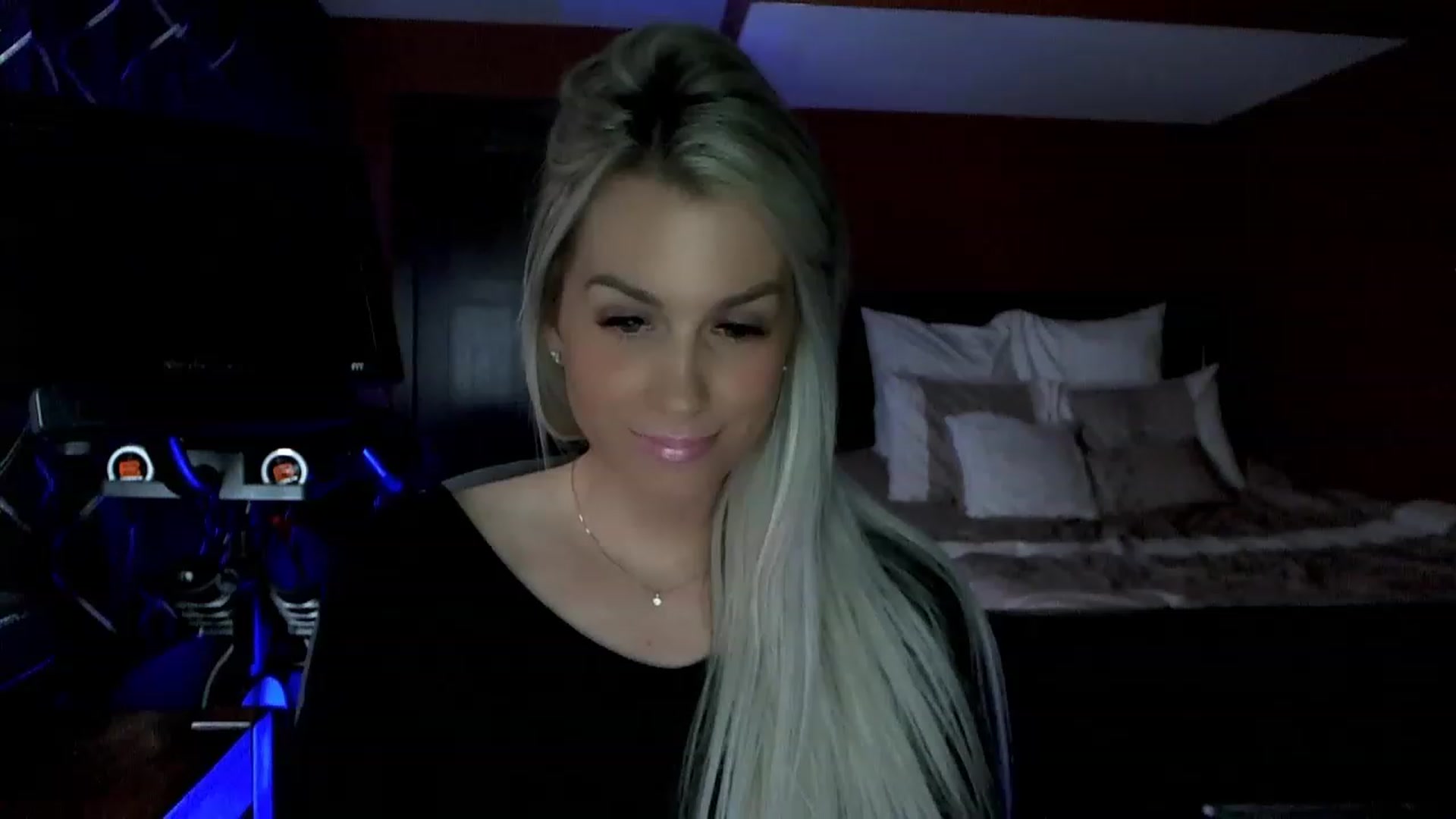 Gallery image thumbnail from Cora9's myfreecams stream on, 04/03/2023, 04:03 image 9 of 20