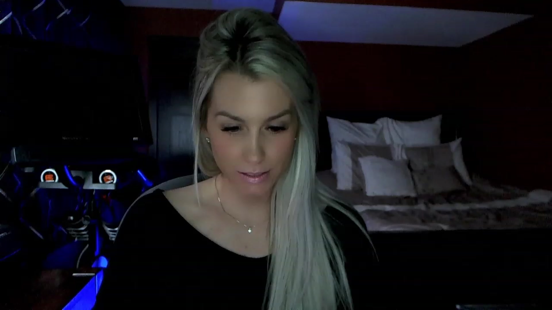 Gallery image thumbnail from Cora9's myfreecams stream on, 04/03/2023, 04:03 image 10 of 20