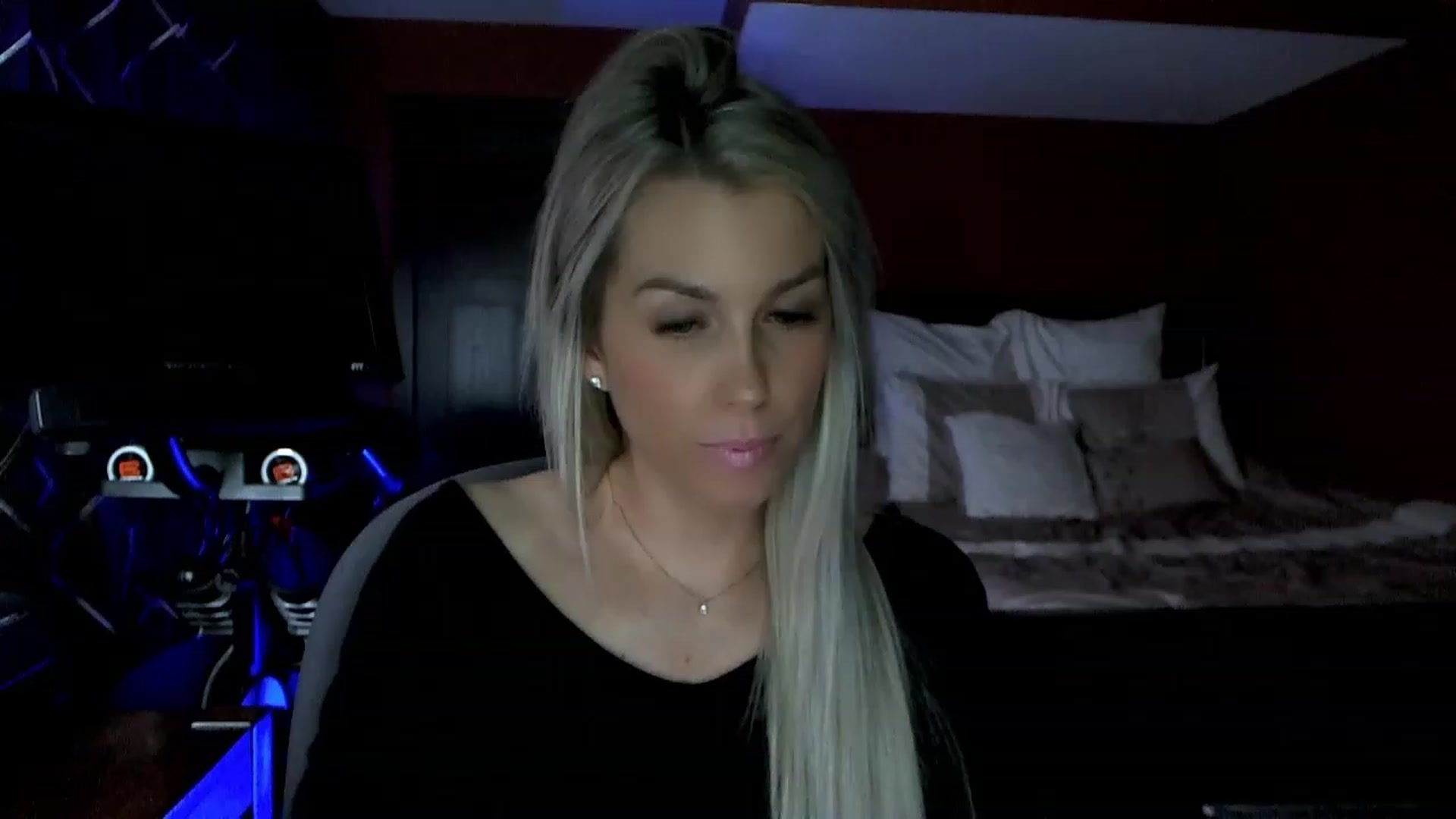 Gallery image thumbnail from Cora9's myfreecams stream on, 04/03/2023, 04:03 image 15 of 20