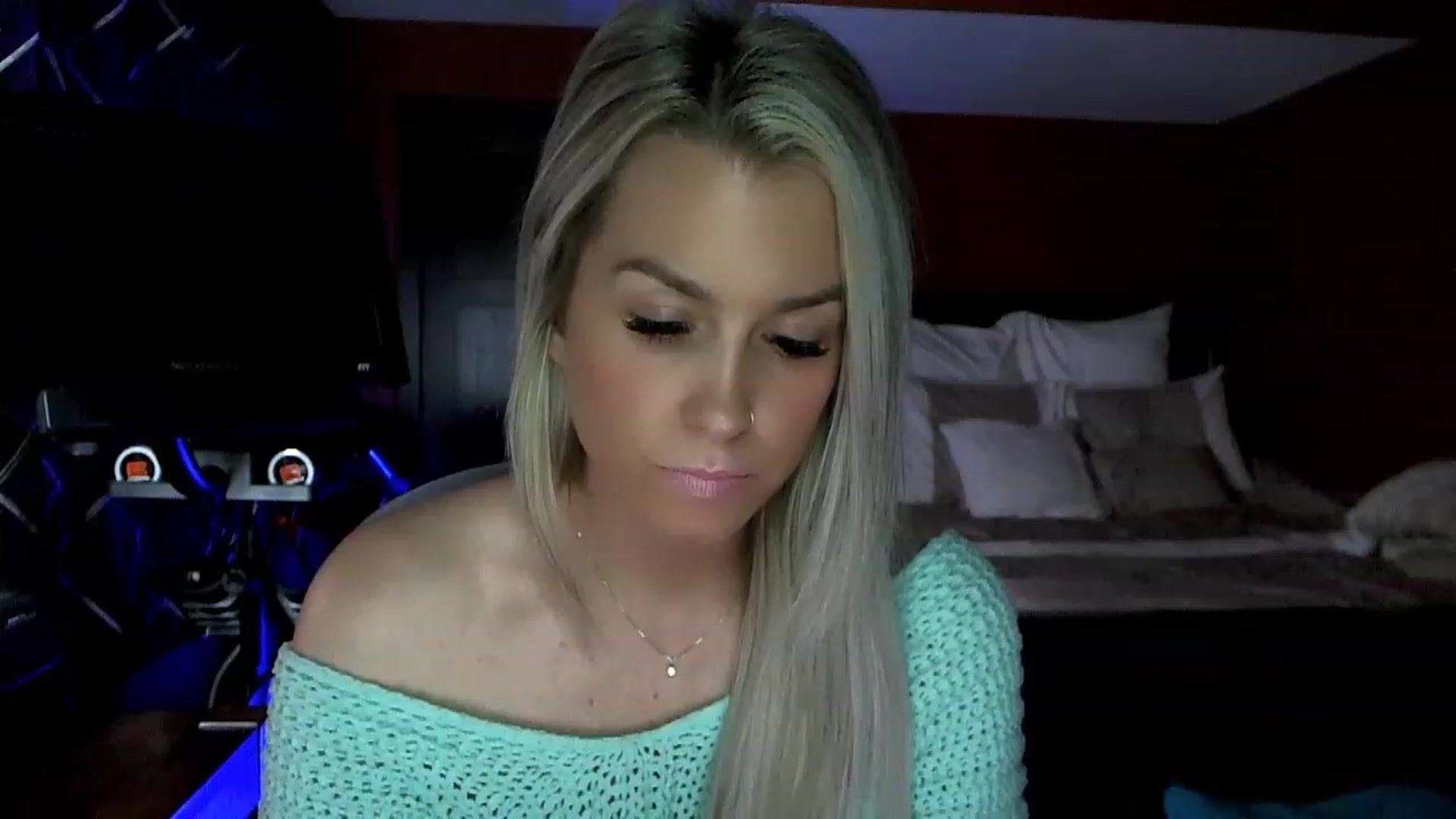 Gallery image thumbnail from Cora9's myfreecams stream on, 04/04/2023, 04:38 image 14 of 20