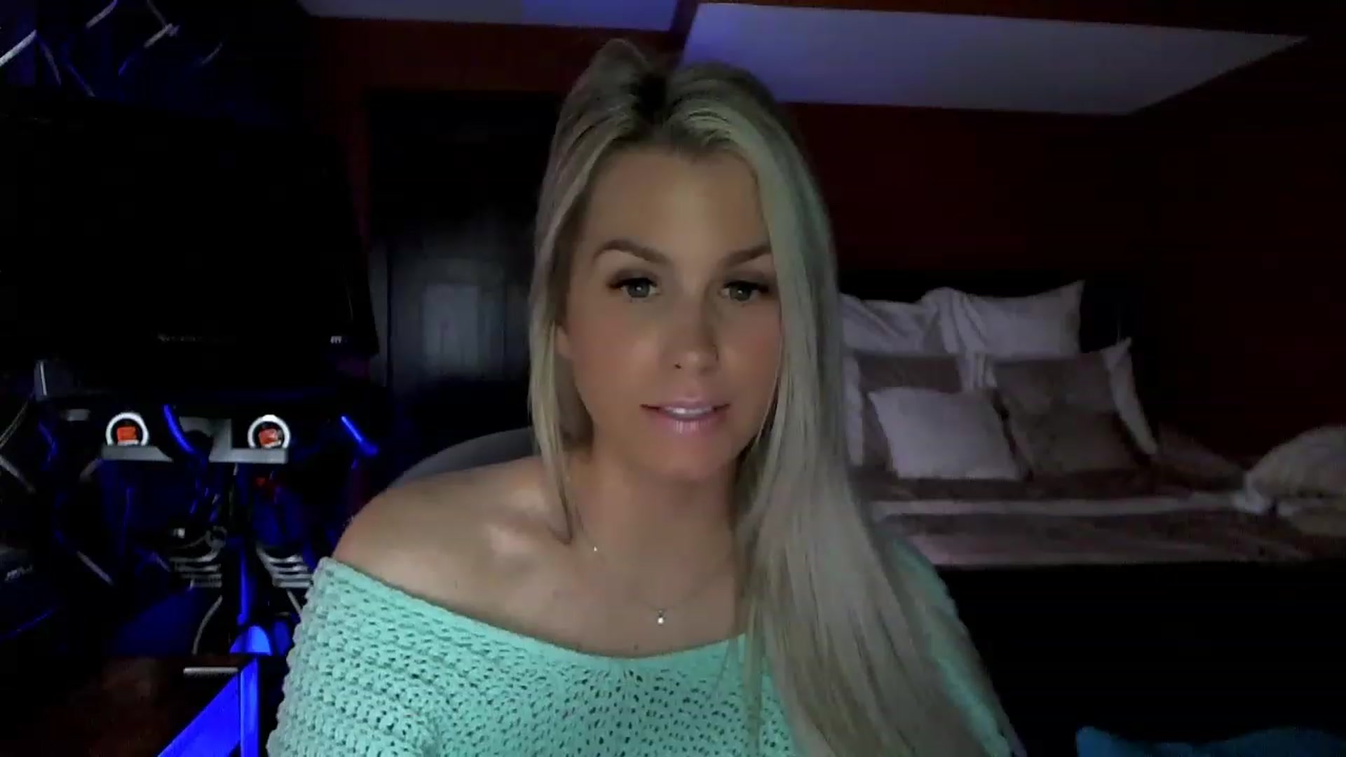 Gallery image thumbnail from Cora9's myfreecams stream on, 04/04/2023, 04:38 image 9 of 20