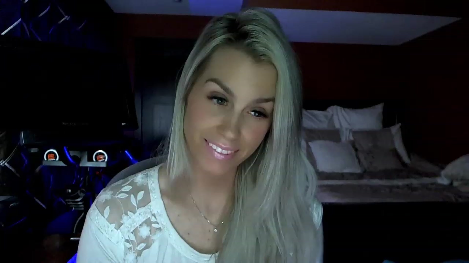 Gallery image thumbnail from Cora9's myfreecams stream on, 04/05/2023, 05:04 image 3 of 20