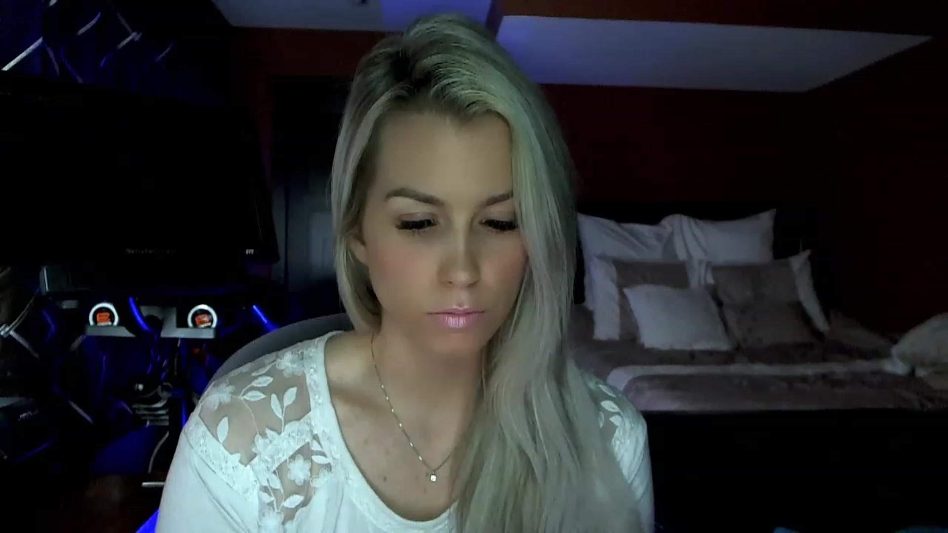 Gallery image thumbnail from Cora9's myfreecams stream on, 04/05/2023, 05:04 image 4 of 20