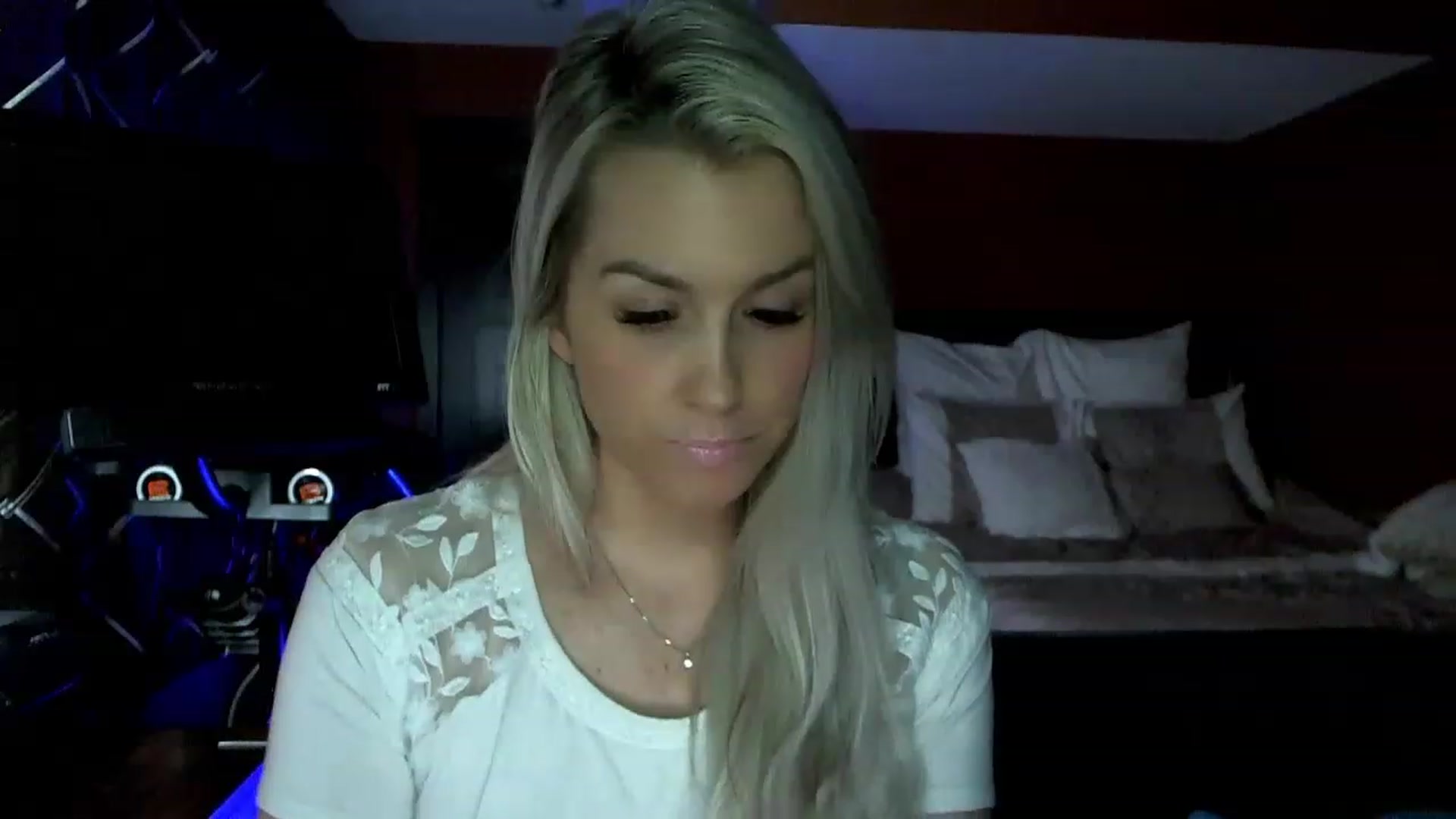 Gallery image thumbnail from Cora9's myfreecams stream on, 04/05/2023, 05:04 image 14 of 20