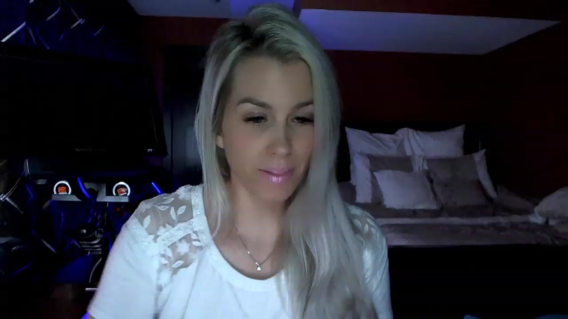 Gallery image thumbnail from Cora9's myfreecams stream on, 04/05/2023, 05:04 image 1 of 20