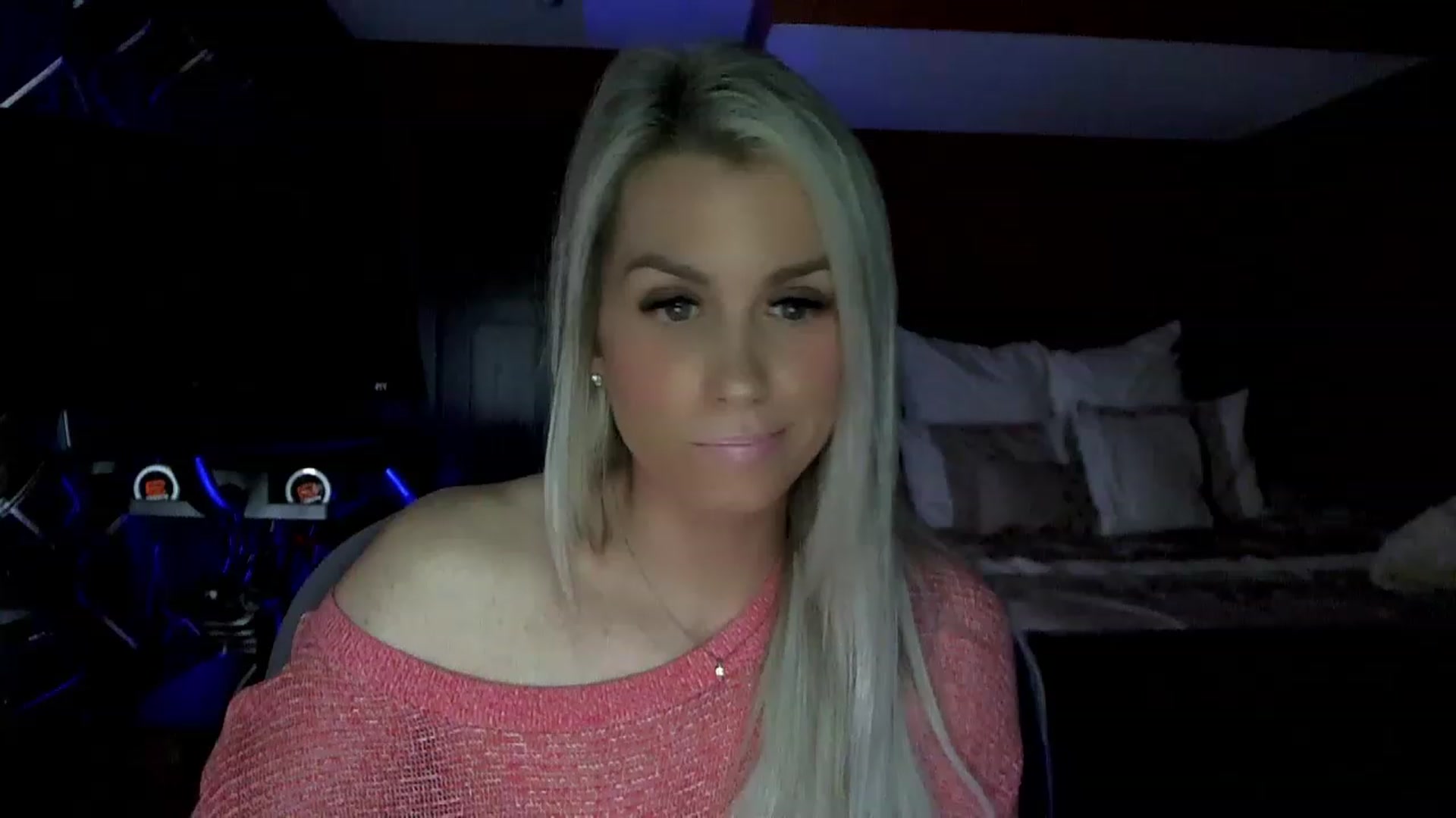 Gallery image thumbnail from Cora9's myfreecams stream on, 04/07/2023, 06:44 image 8 of 20