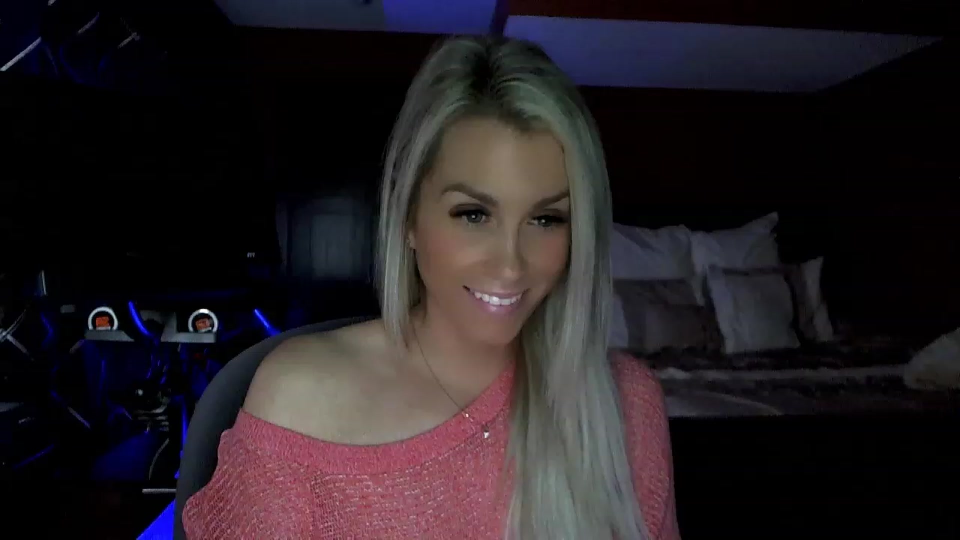 Gallery image thumbnail from Cora9's myfreecams stream on, 04/07/2023, 06:44 image 9 of 20