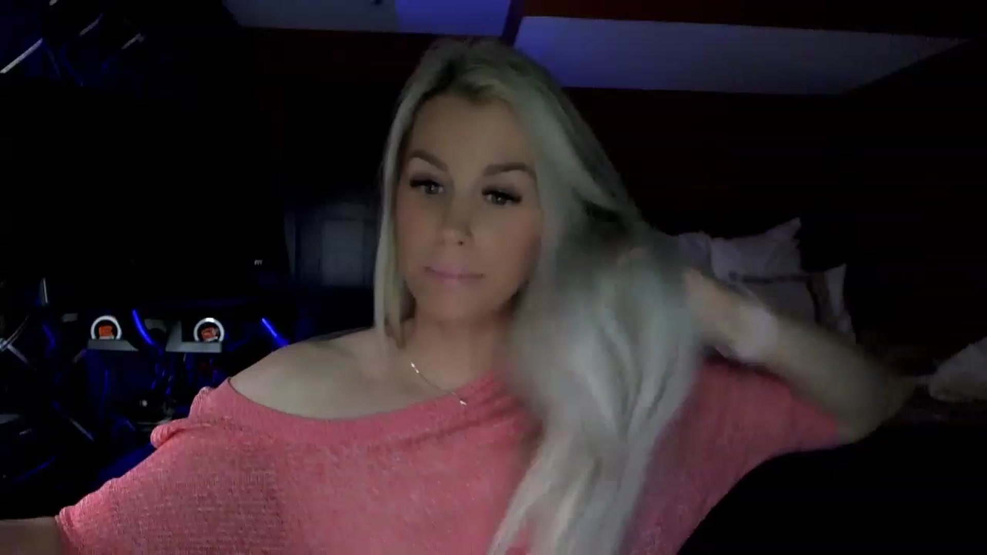 Gallery image thumbnail from Cora9's myfreecams stream on, 04/07/2023, 06:44 image 6 of 20
